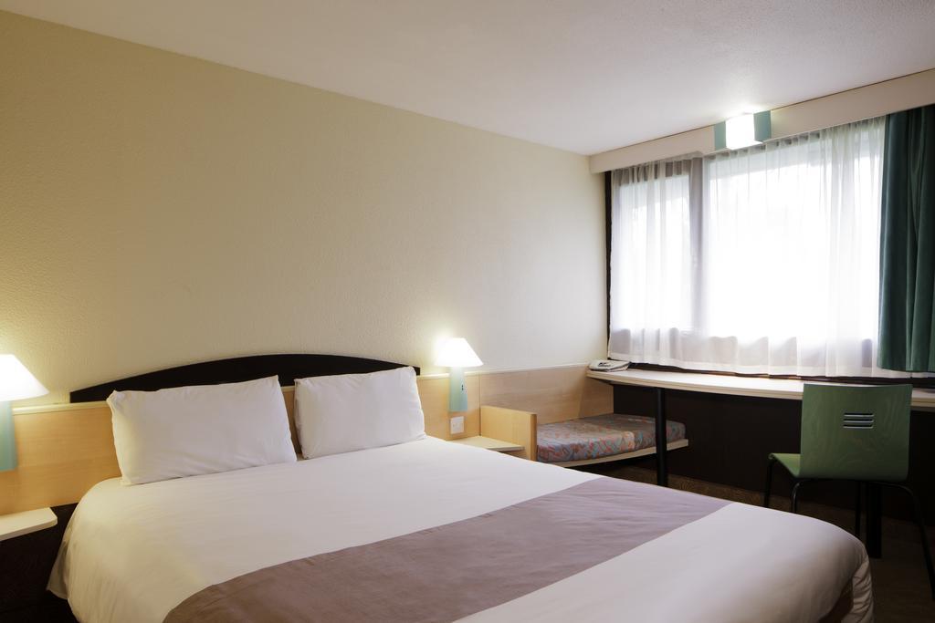 Hotel Ibis Charleroi Airport Brussels South Fleurus Exteriér fotografie