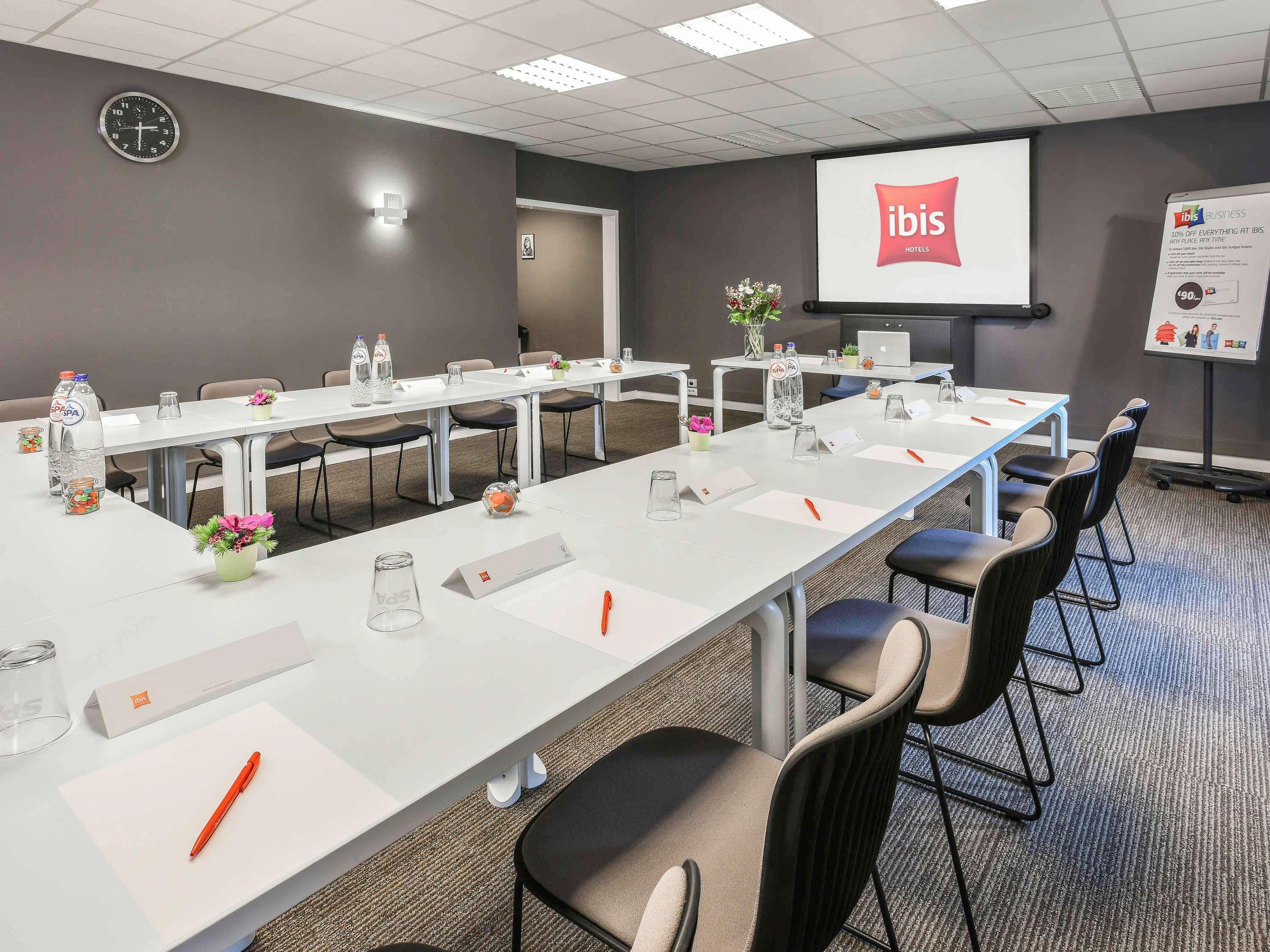 Hotel Ibis Charleroi Airport Brussels South Fleurus Exteriér fotografie